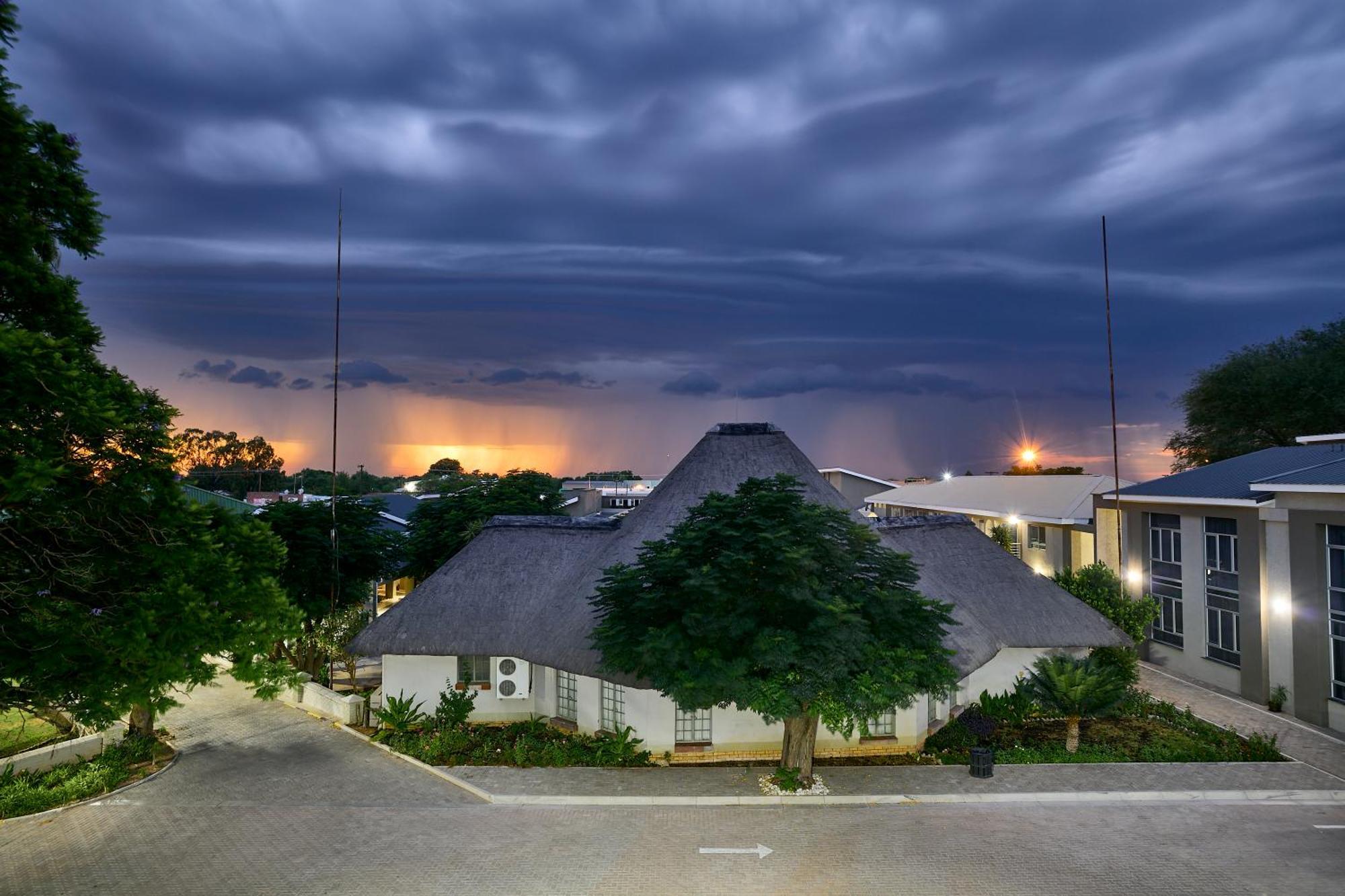 Kalahari Arms Hotel Khemsbok Экстерьер фото