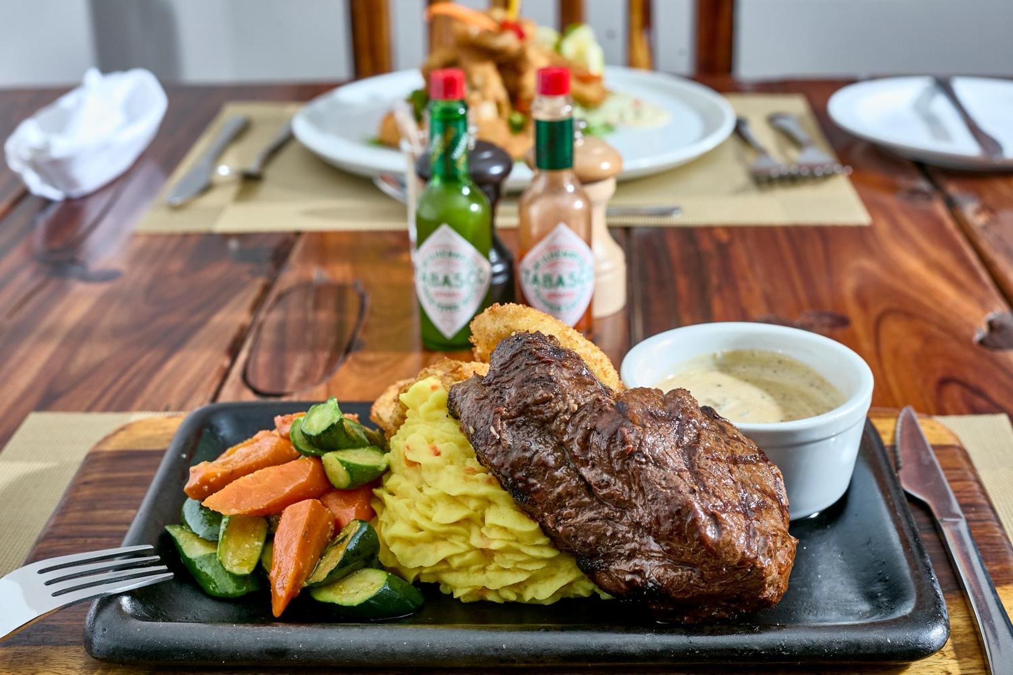 Kalahari Arms Hotel Khemsbok Экстерьер фото