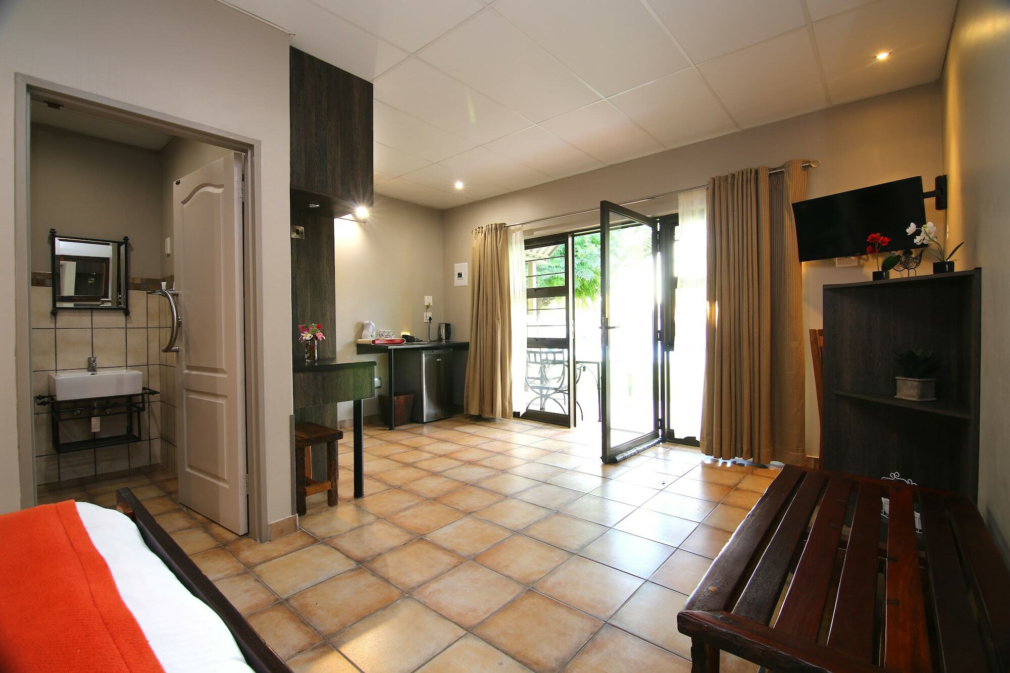 Kalahari Arms Hotel Khemsbok Экстерьер фото
