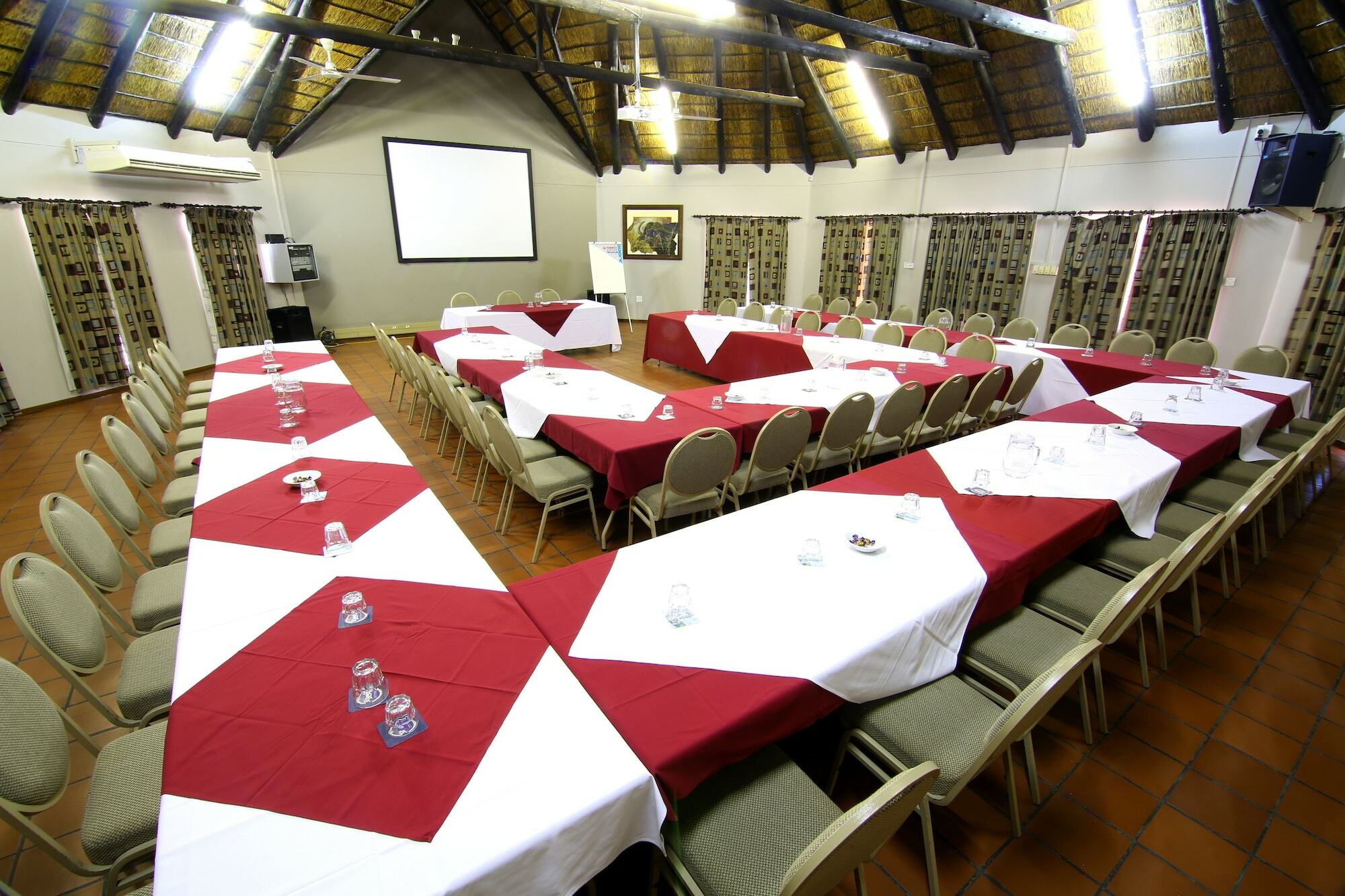 Kalahari Arms Hotel Khemsbok Экстерьер фото